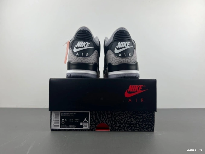 One Kick DN3707-010 Black Cement Air Jordan 3 0806